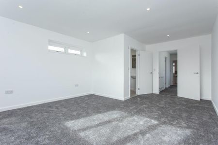 3 bedroom detached house to rent - Photo 5
