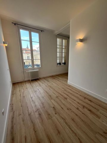Location Appartement 3 pièces 97m² NIORT 79000 - Photo 3