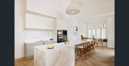 Fully Furnished Family Home. - Photo 2