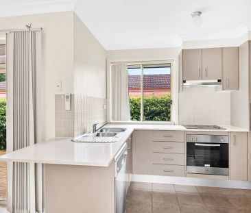 Modern 3-bedroom Townhouse - Photo 2
