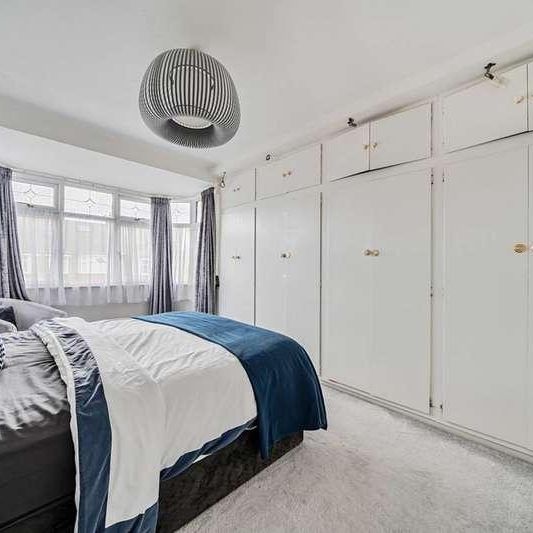 Nightingale Close, Chingford, E4 - Photo 1