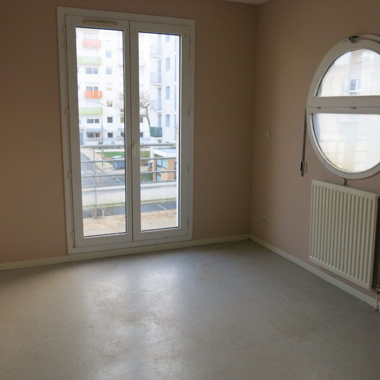 LOCATION APPARTEMENT T3, POITIERS, Trois Cités - Photo 1