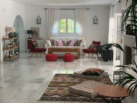 7 bedroom luxury Villa for rent in The Golden Mile, Spain - Photo 2