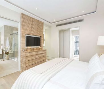 Stunning three bedroom mews house beautifully styled and finished w... - Photo 5