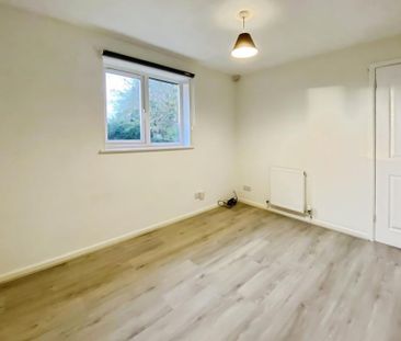 2 bedroom semi-detached house to rent - Photo 6