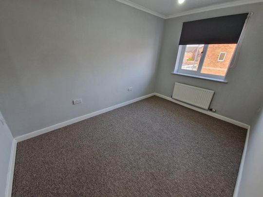 3 bedroom end of terrace house to rent - Photo 1