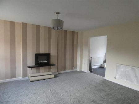 3 bedroom semi-detached house to rent - Photo 2