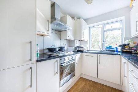 2 bedroom flat to rent - Photo 5