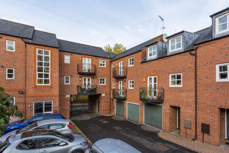 St Gregorys Mews Tanner Row York YO1 - Photo 4