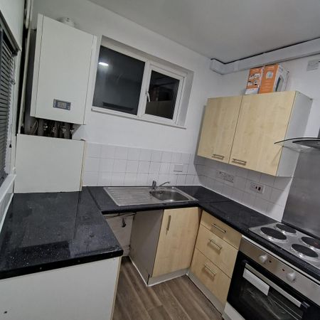 2 bedroom terraced house to rent - Photo 4