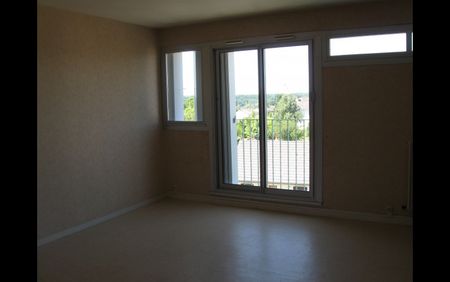 Location Appartement 4 pièces 73 m² Le Blanc - Photo 5