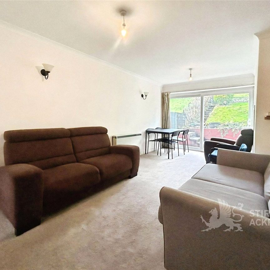 Guildford Park Avenue, Guildford, Surrey, GU2 7NH - Photo 1