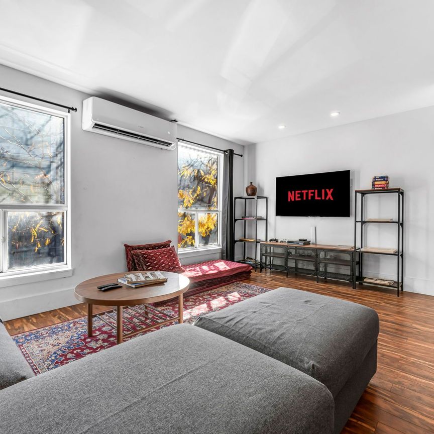 For Lease - 418 Queen Street, Toronto, Ontario - Photo 1