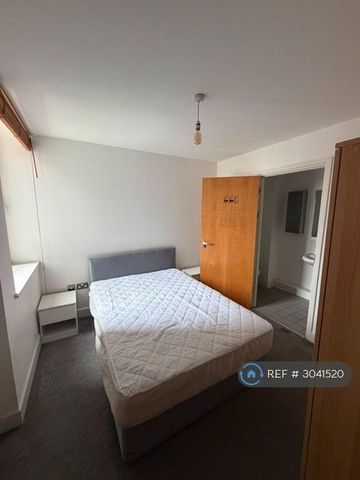 2 bedroom flat to rent - Photo 5