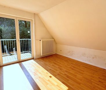 Renovierungsbedürftige 3-ZKB OG-Wohnung in einem Zweifamilienhaus in ruhiger Lage von Oldenburg - Foto 3