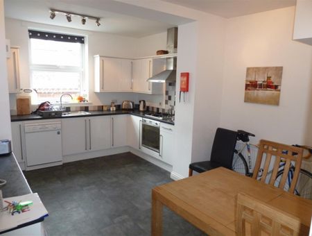 Professional House Share -Hunter House Road, Sheffield, S11 8TW - Photo 5