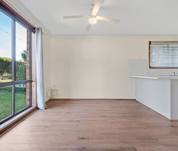 Family Home in Berkeley Vale - Photo 2