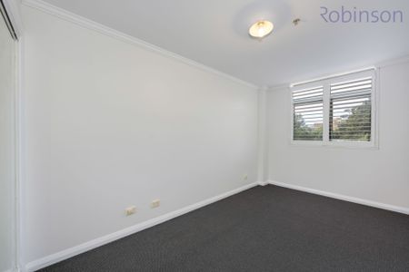 Contemporary one bedroom apartment located on 2nd floor of 'Essington Apartments' - Photo 5