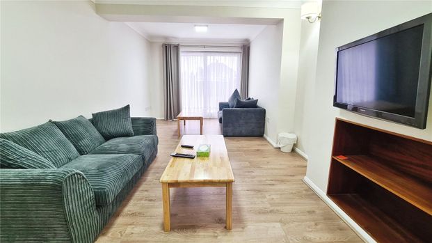 1 bedroom property to rent - Photo 1