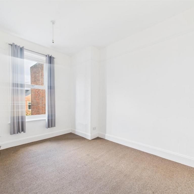 3 bedroom apartment to rent - Photo 1