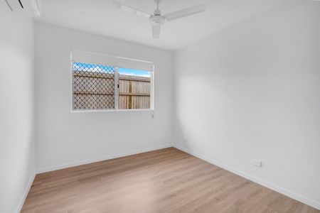 SIMPLY STUNNING! PRIVATE, MODERN & SPACIOUS DUPLEX IN A1 LOCATION! - Photo 4