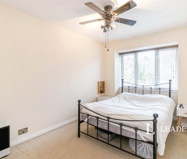 2 bedroom property to rent Parry Drive, Weybridge, KT13 - Photo 5