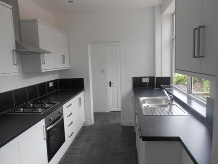 2 bedroom terraced house to rent - Photo 4