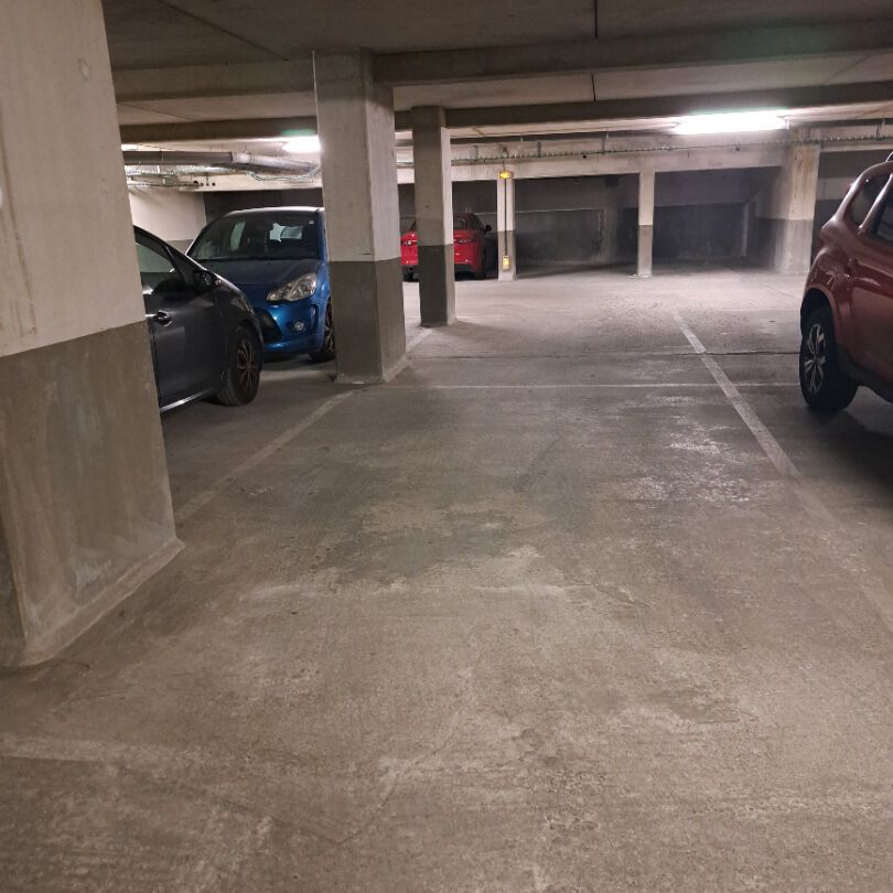 A LOUER AVIGNON ( 84000 ) : APPARTEMENT 3 pièces -TERRASSE - ASCENSEUR - 1 PLACE DE PARKING, - Photo 1