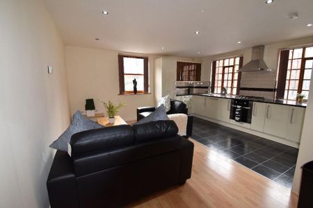 4 bedroom flat to rent - Photo 3