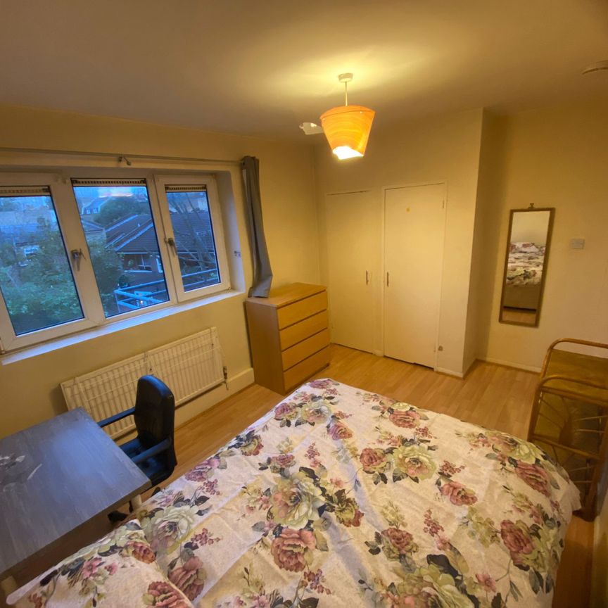 RM2 Driffield Road | Bow | London | E3 5NH - Photo 1