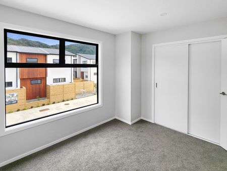 Modern Wainui Living - Photo 4