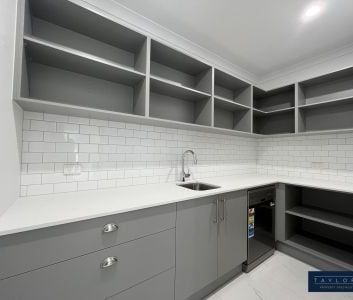 Brand New Luxury Home with Pool in Cannonvale! - Photo 2