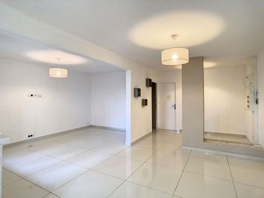 Location Appartement 5 pièces 99m² ANTIBES 06600 - Photo 1