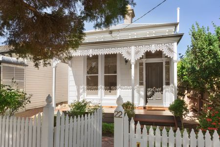 22 Foley Street, Kew VIC 3101 - Photo 2