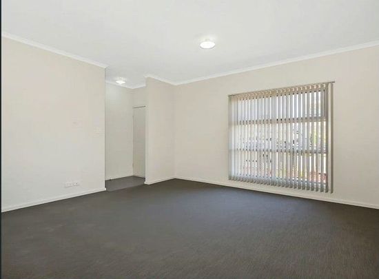 Modern 3-Bedroom Townhouse in the Heart of Largs North - Photo 1