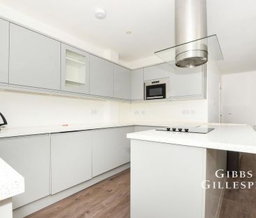 3 bedroom semi-detached house to rent - Photo 6