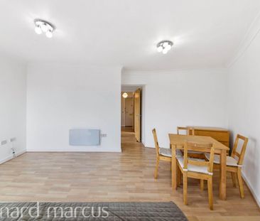 Lanacre Avenue, . - Photo 1