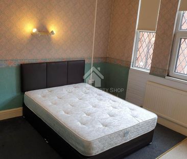 1 bedroom in a house share to rent - Photo 2