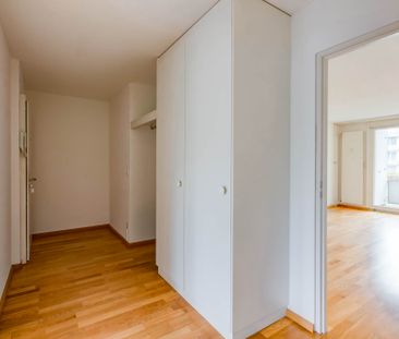 Helle 3.5-Zimmerwohnung mit grossem Balkon wartet auf Sie! - Foto 5