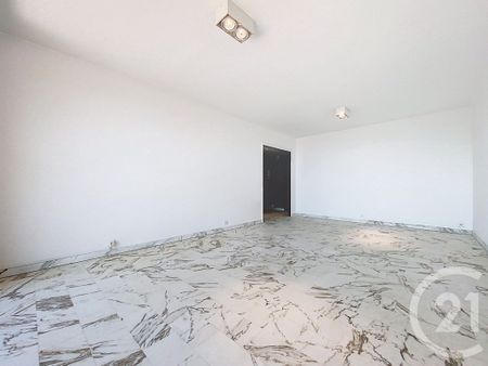 Location Appartement 3 pièces 70m² NICE 06300 - Photo 2
