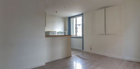 Location Studio 1 pièces 26 m2 à Saint-Étienne - Photo 2