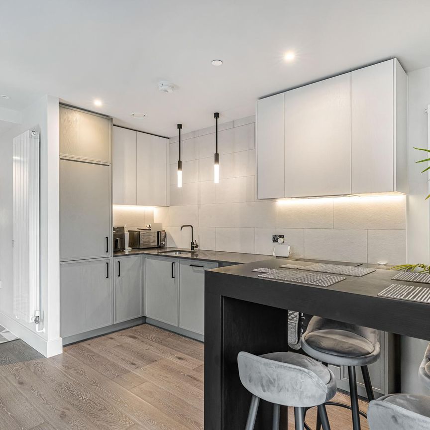 Windsor Square - Photo 1