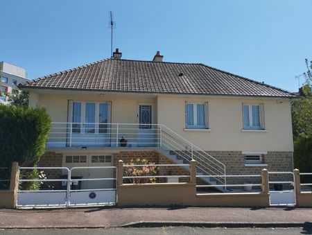 Location Maison 5 pièces 102m² SABLE SUR SARTHE 72300 - Photo 4