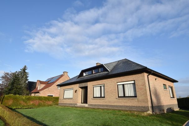 Ruim landhuis met 3 slaapkamers en tuin in Meerdonk - Photo 1