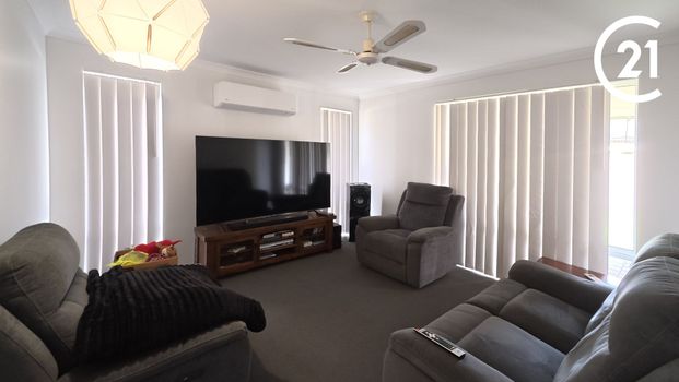 Modern 3x2 Family Living in the Heart of Dalyellup! - Photo 1