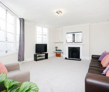 3 bedroom flat to rent - Photo 1