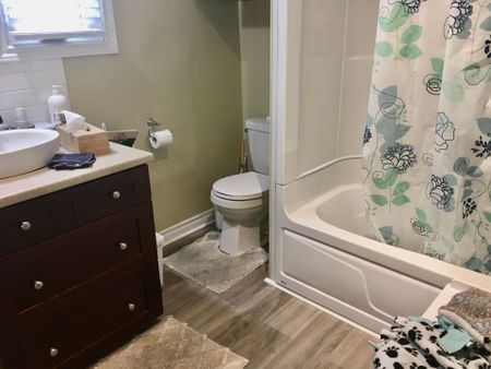 For Lease - 4576 Kalar Road, Niagara Falls, Ontario - Photo 2