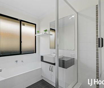 12 Hamsterley Way, Hilbert, WA 6112 - Photo 6