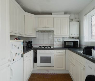 Sharon Close, Epsom - Photo 5