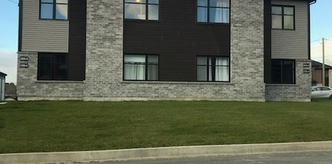 1ER AVRIL - 5 1/2 QUADRUPLEX SHERBROOKE - Photo 2